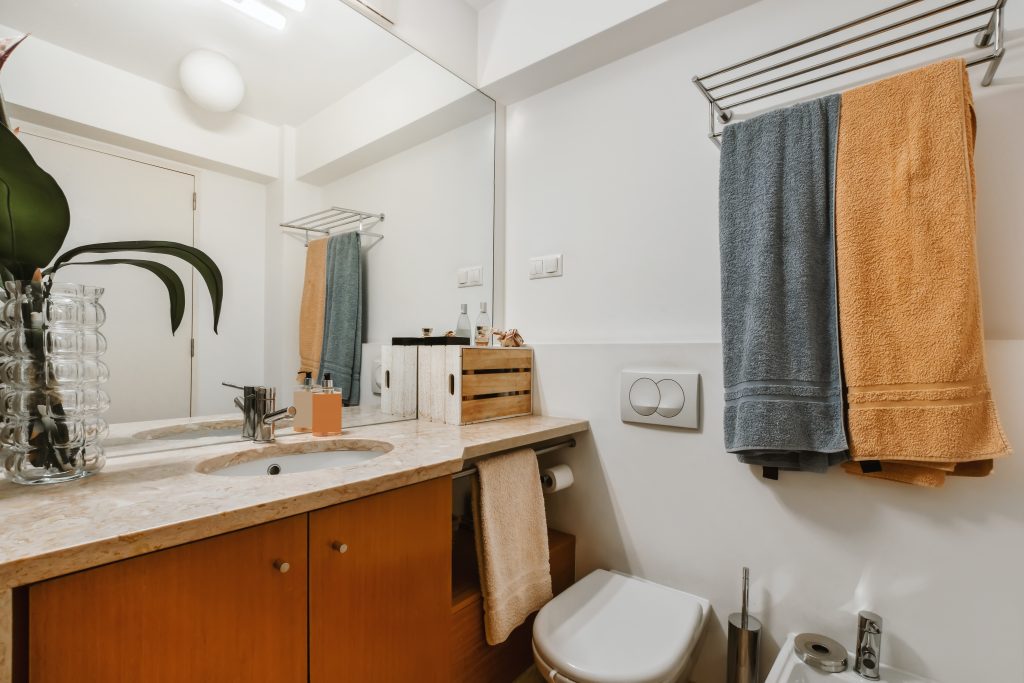 small bathroom design tips